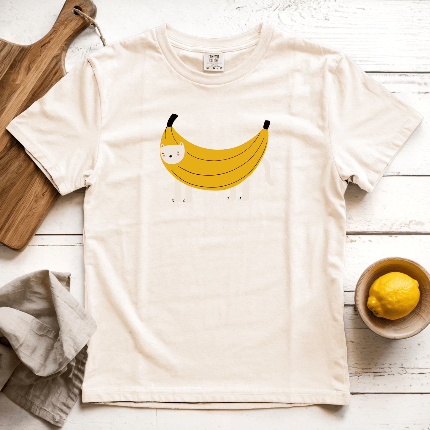 T-Shirt Ivory / S Banana Cat: Woblylines