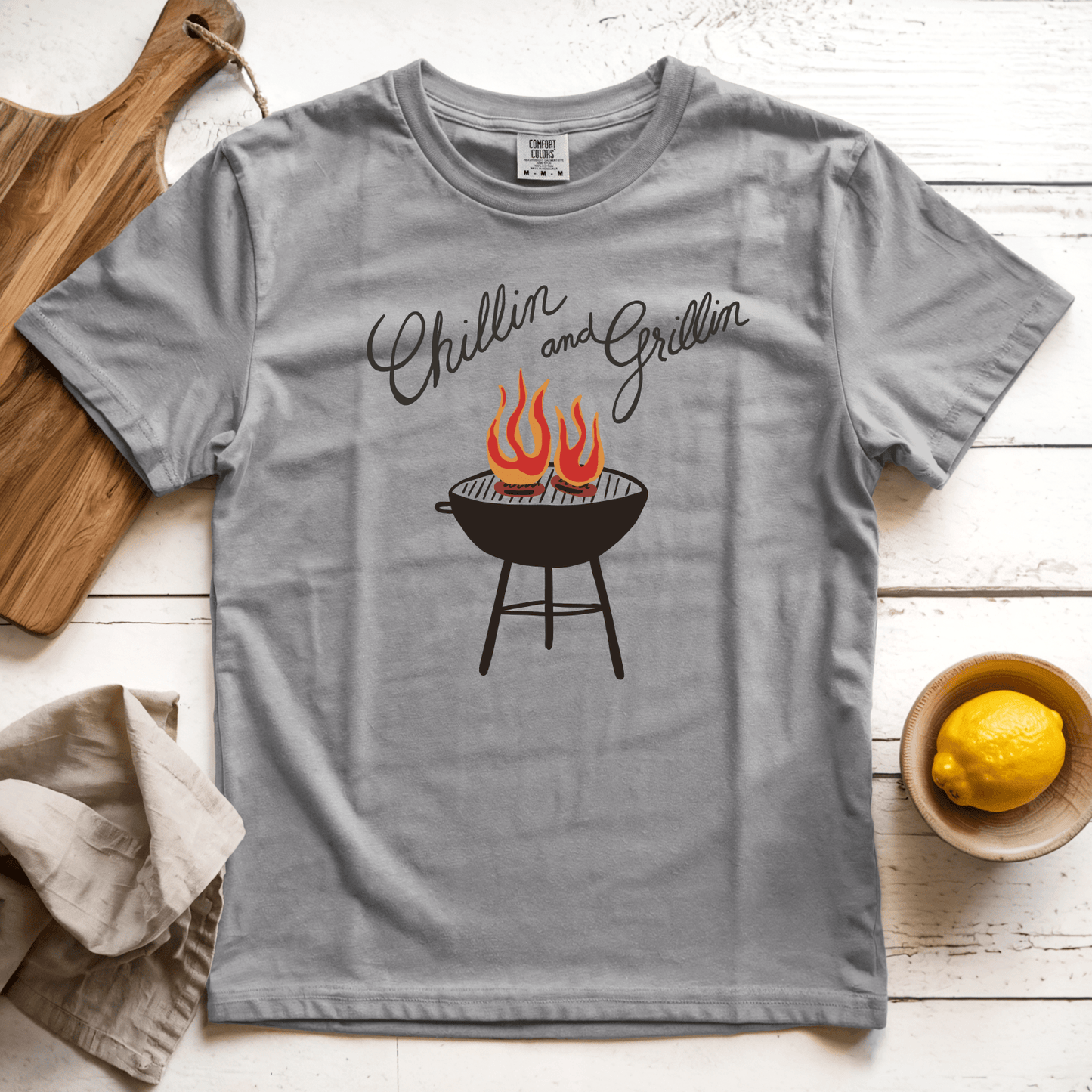 T-Shirt Grey / S Chillin and Grillin